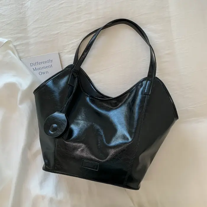 Sac noir pour femmes, sacs à bandoulière de grande capacité, sacs à main et bourse en cuir verni de 