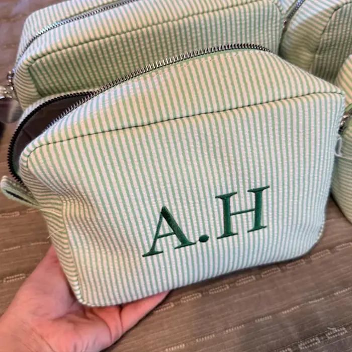 Nouveau sac à cosmétiques cadeau d'anniversaire pour fille trousse de toilette en coton nom personnalisé sacs de voyage pour femmes cadeaux de mariage personnalisés