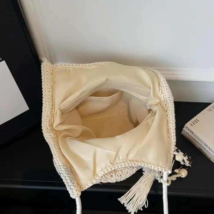 Sac fourre-tout bohème en crochet avec franges perlées