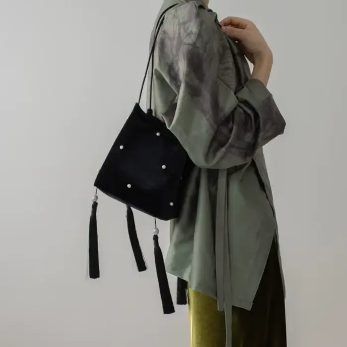 Sacs à bandoulière en velours noir pour femmes