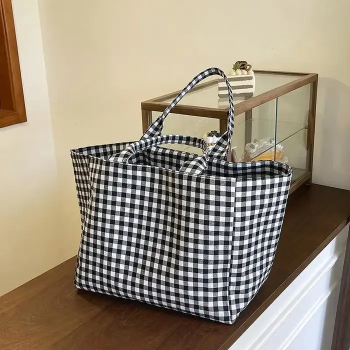 Sac fourre-tout en toile à carreaux avec motif