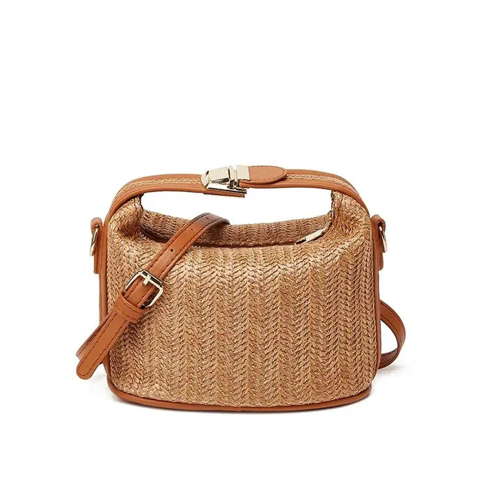 Sac seau en paille tressée