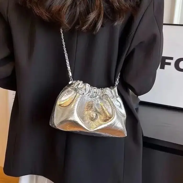 Niche de luxe polyvalente pour femmes, nouveau sac seau à cordon argenté, équipé d'une chaîne réglab