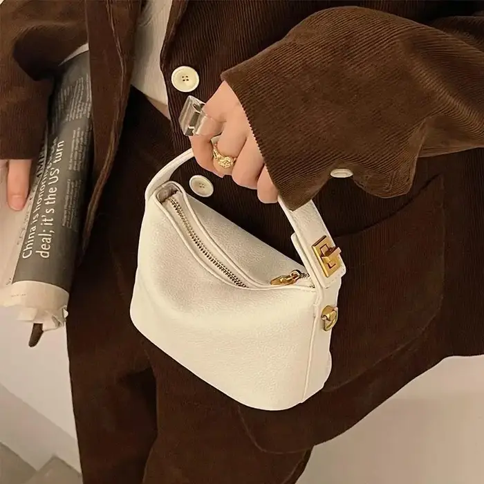 Sac à main rétro intemporel en cuir souple de qualité supérieure