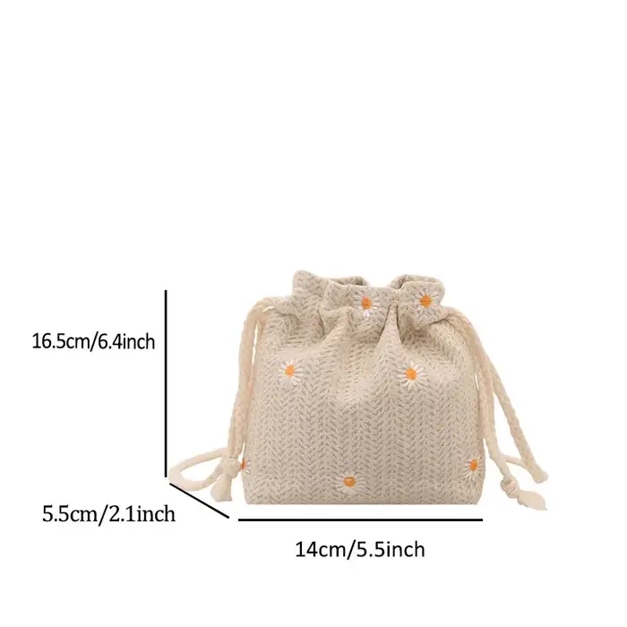 Sac seau mini tressé en herbe fraîche