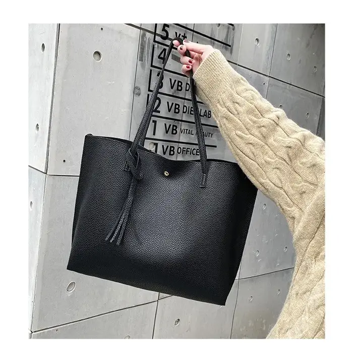 Grands sacs à bandoulière noirs pour femmes