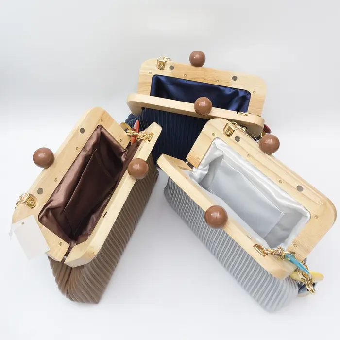 Sac de soirée élégant pour femme en paille avec cadre en bois et chaîne en acrylique