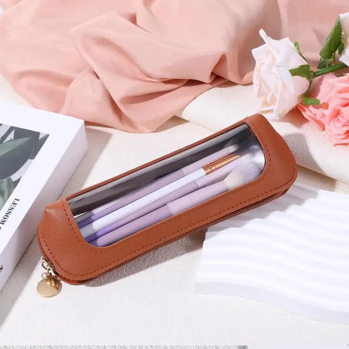 Petite pochette de maquillage transparente