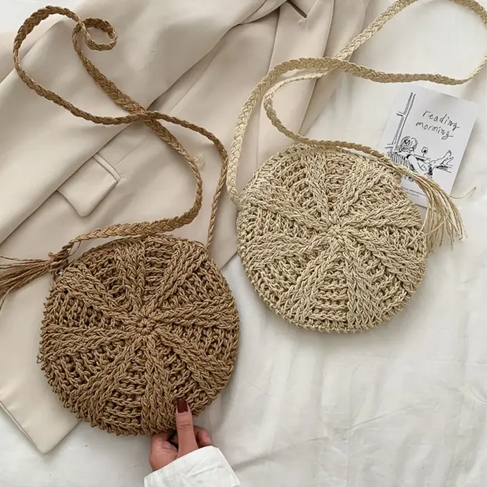 Sac à bandoulière rond en paille d'été pour femmes