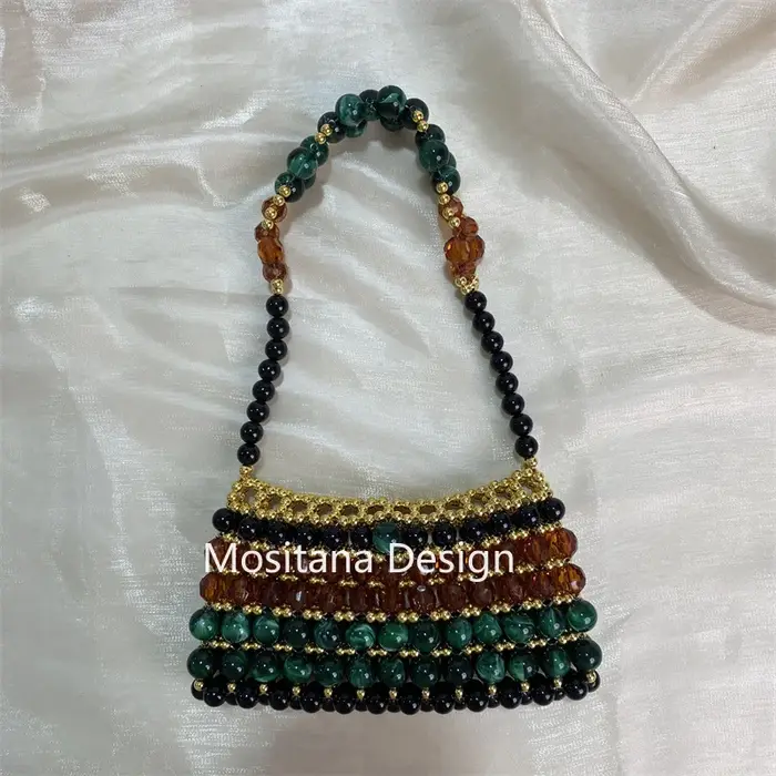 Petit sac perlé fait main pour femme