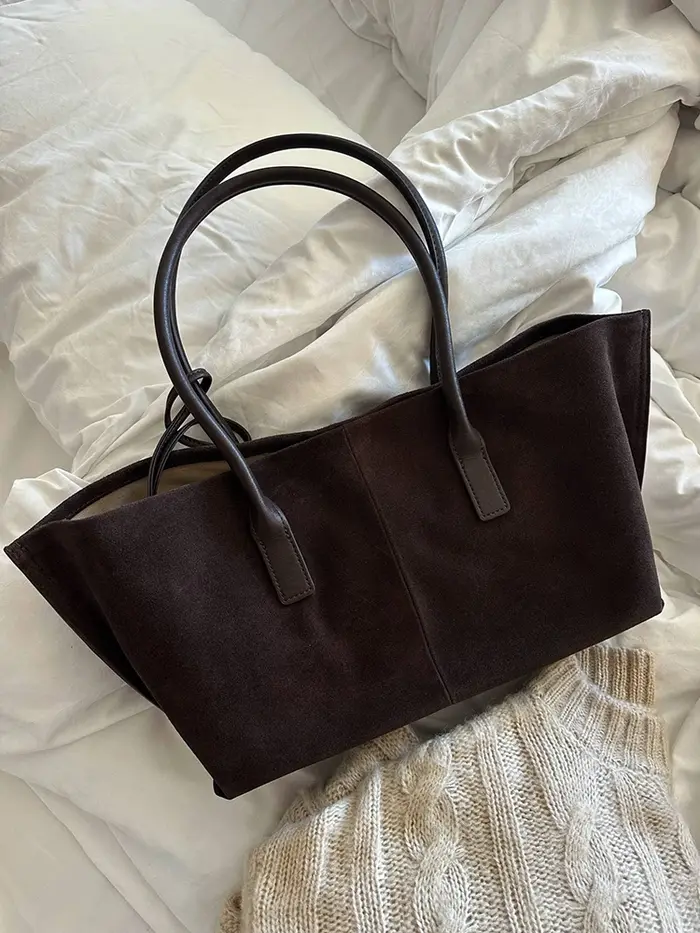 2026 Marque de luxe Design Sac fourre-tout en cuir suédé Femmes Casual Peau de grande capacité Sacs à bandoulière