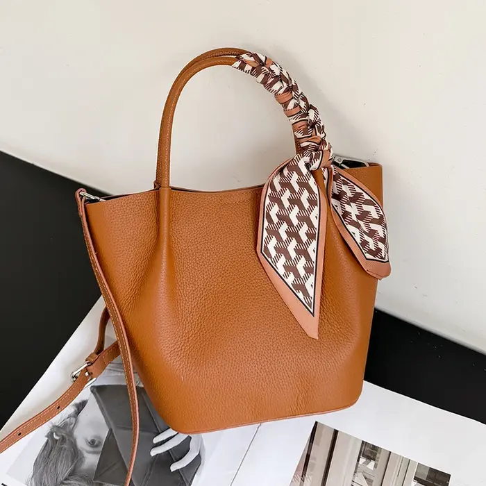 Sacs à bandoulière en cuir de vache pour femmes