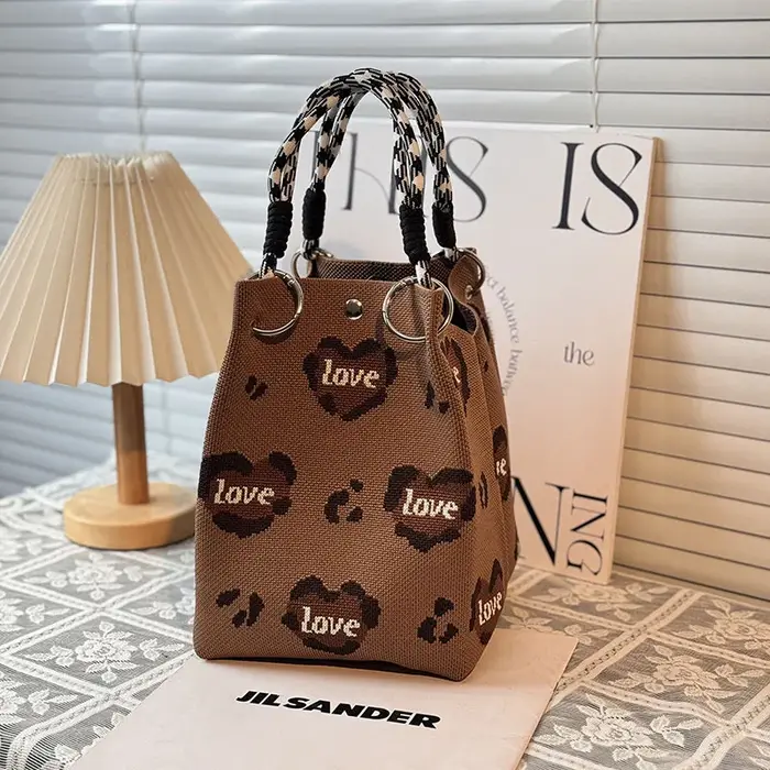 Sac à main tricoté - Sac seau au design original