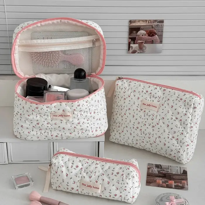 Sac à cosmétiques matelassé rose fraise pour femmes