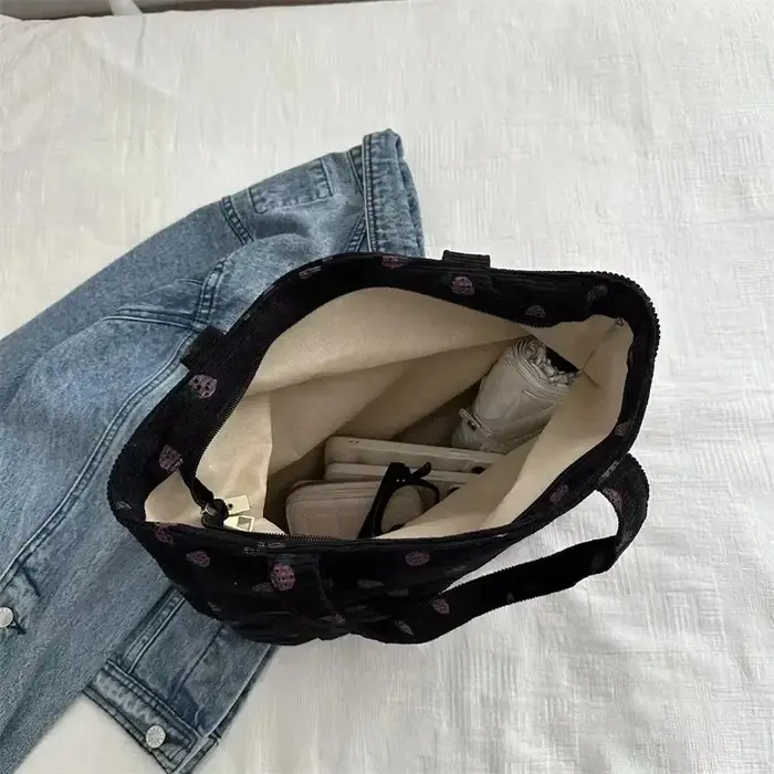 Sac à main en velours côtelé imprimé fraise