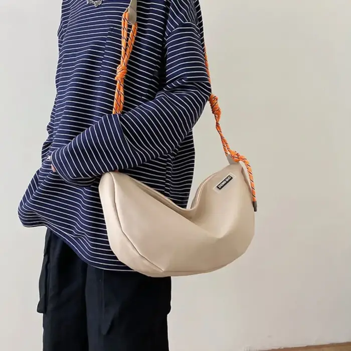 Sac à Bandoulière en Nylon en Forme de Demi-Lune