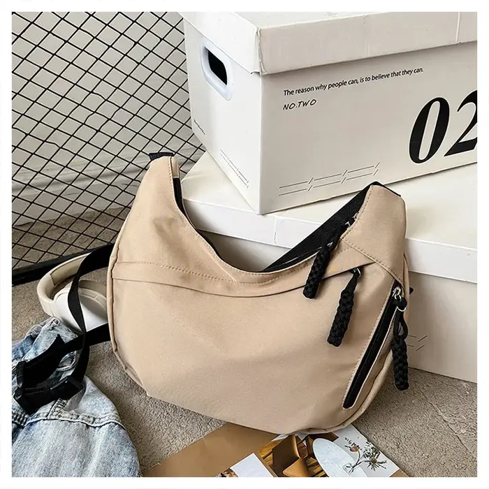 Sac bandoulière simple et élégant