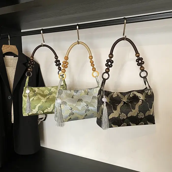 Sacs à main brodés à loquet de Style National