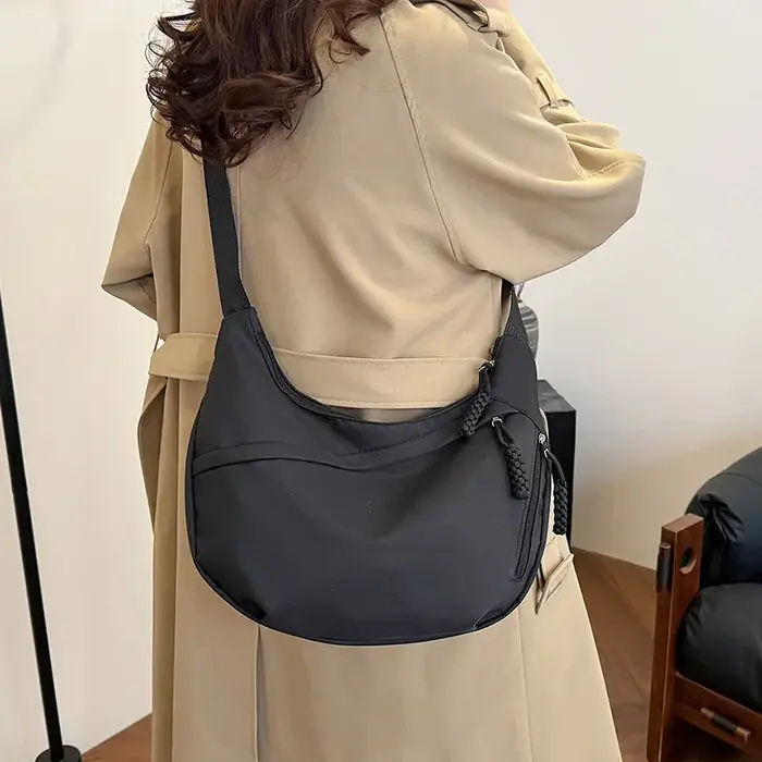 Sac bandoulière simple et élégant