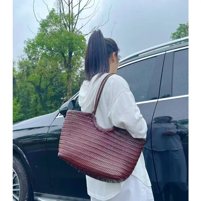 Sac fourre-tout tissé en cuir véritable pour femme