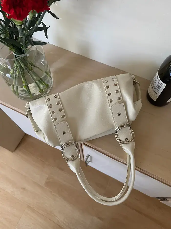 Sac à bandoulière pour femme en cuir PU tendance avec rivets