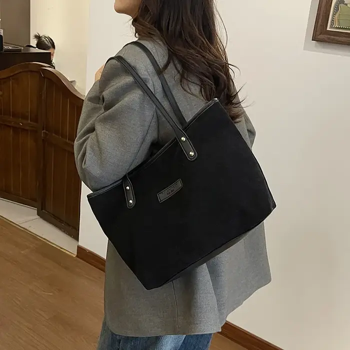Nouveau Sac Fourre-tout 2026 Grande Capacité Tendance Décontractée Sac à Bandoulière Simple S'accorde à Tout Sac