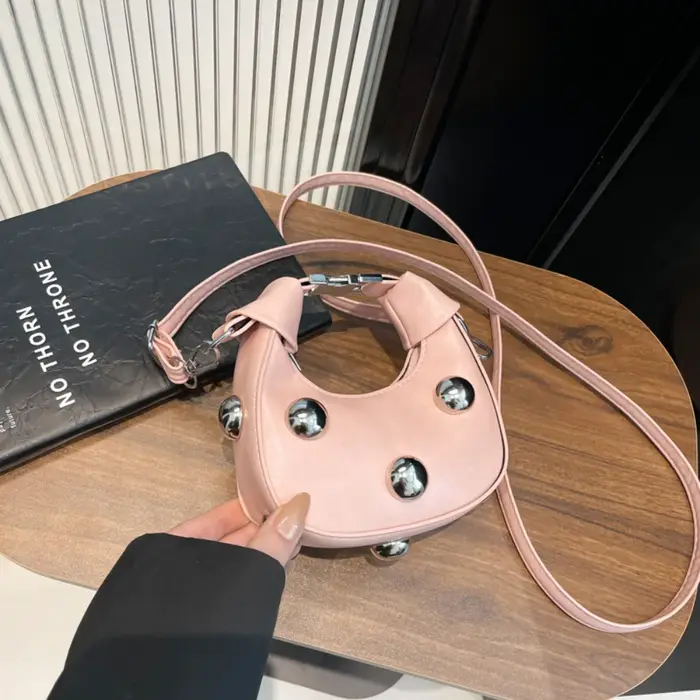 Sac à bandoulière clouté haut de gamme