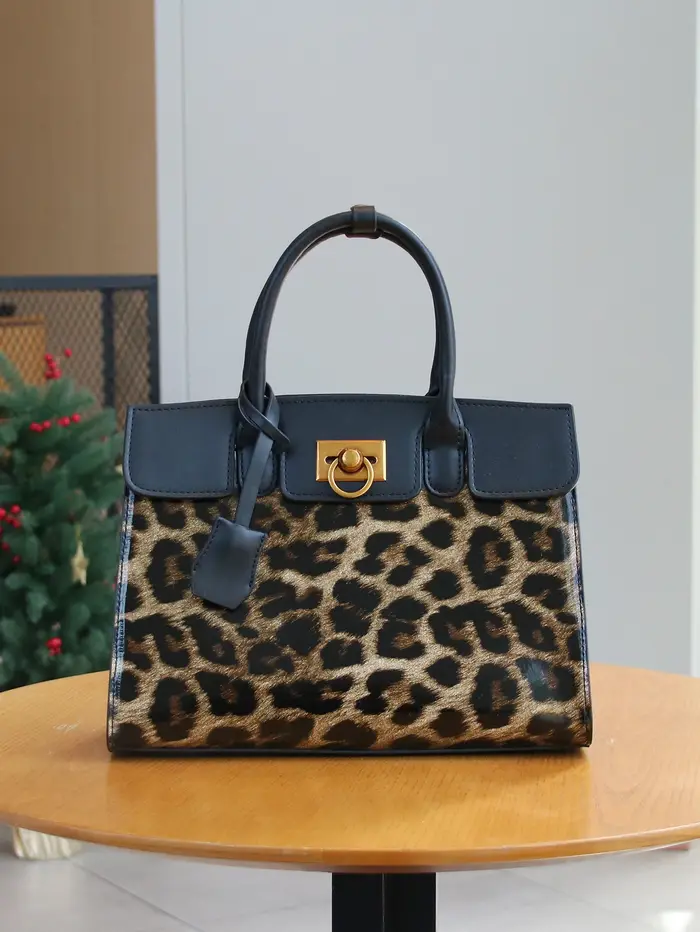 Sac à main de luxe pour femme, nouvelle collection automne/hiver 2026, en cuir verni motif léopard,