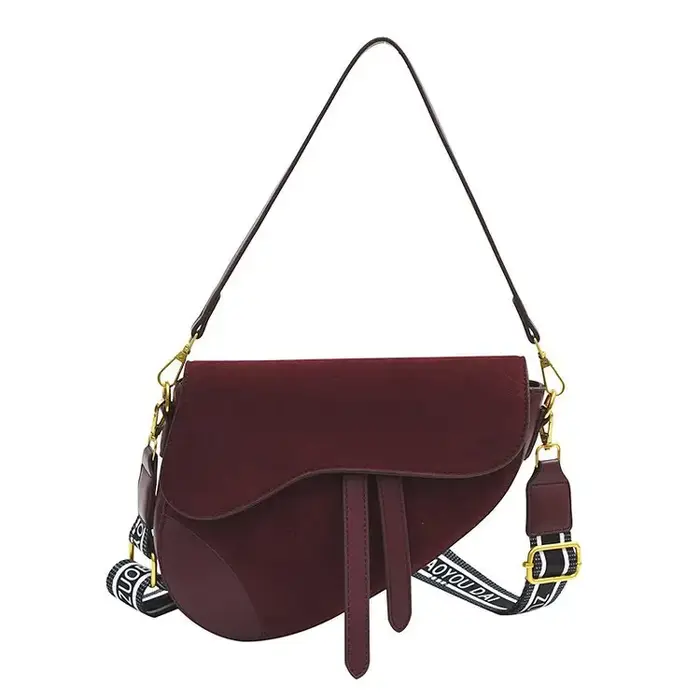 Sac bandoulière tendance à large sangle