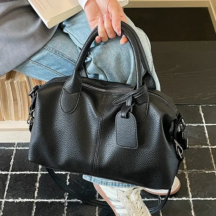 Sac fourre-tout vintage pour femmes, couleur unie simple, grande capacité, sac à main, sac bandoulière pour femmes, sac à main décontracté pour le quotidien et les voyages.