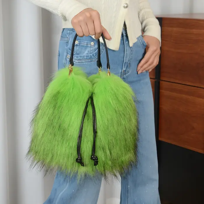 Sac à main tendance en fausse fourrure pour femme