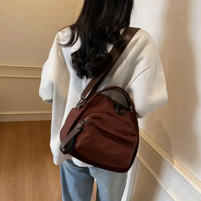 Sac à bandoulière pour femme : fourre-tout léger et décontracté en nylon
