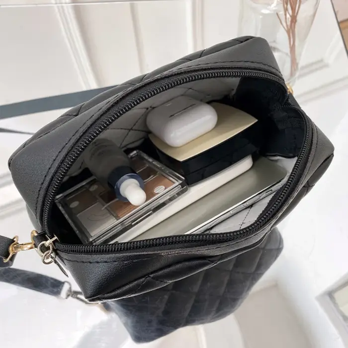 Petit sac messager à pompon pour femmes