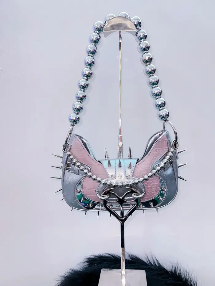 Sac des années 2000, sac cybergoth, sac gothique des années 80, sac style gothique, mode gothique, e