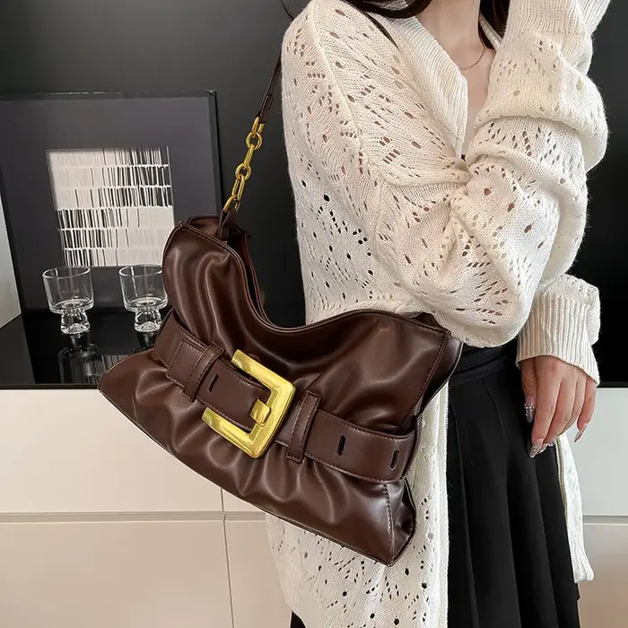 Sac nuage plissé de styliste