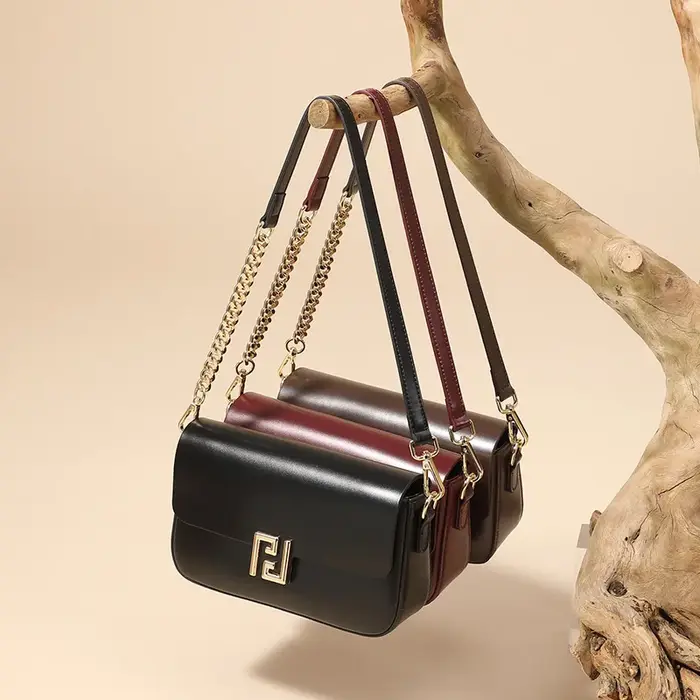 Sac carré en cuir de vache lisse pour femmes – Sac à bandoulière élégant sous les bras pour filles p