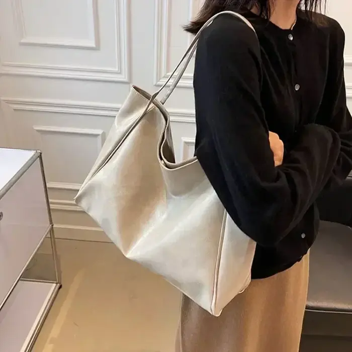 Grand sac pour femmes, pochette sous les bras