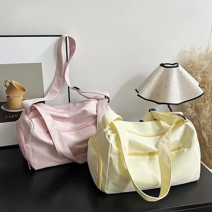 Grands sacs fourre-tout de voyage à bandoulière pour femmes