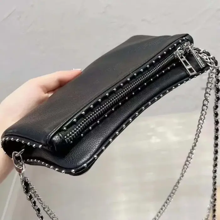 Sac à bandoulière classique en cuir PU noir avec rabat pour femme