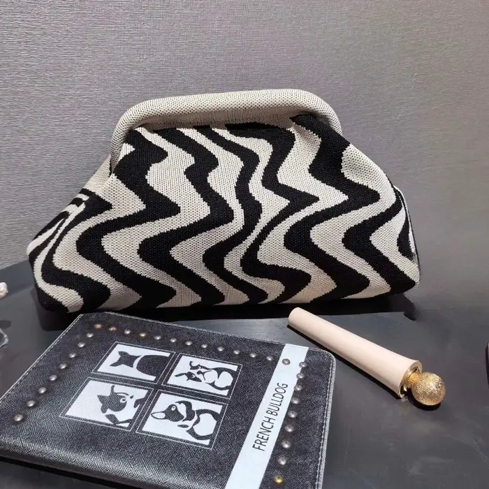 2025 NOUVEAU dames plage sac à bandoulière Vintage lettre Crochet tricoté fourre-tout Crochet cordon