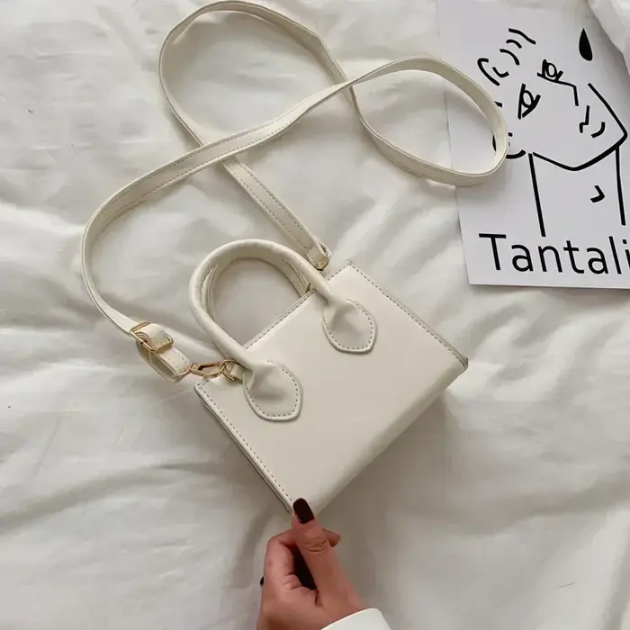 Femme petit sac carré nouveau populaire rétro Mini sacs à main littéraire foules épaule messager