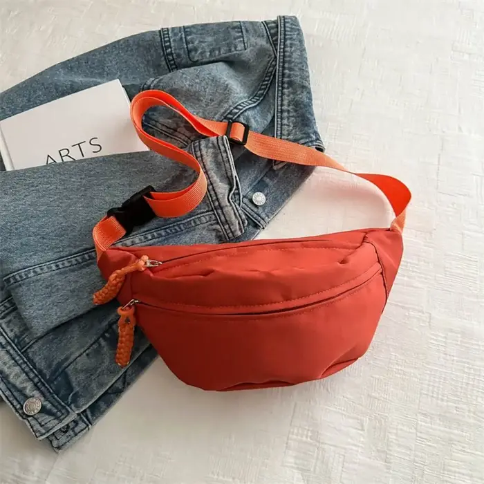 Sac de poitrine demi-lune pour femme