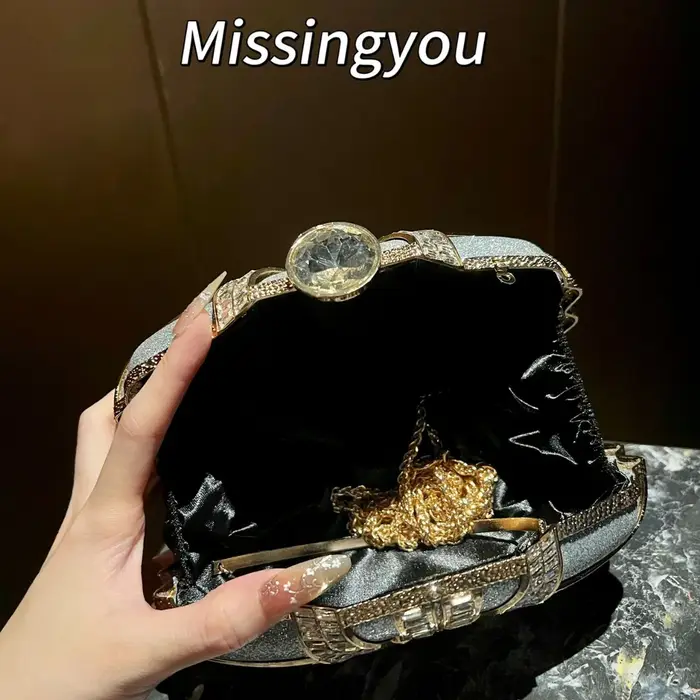 Sac de soirée incrusté de diamants