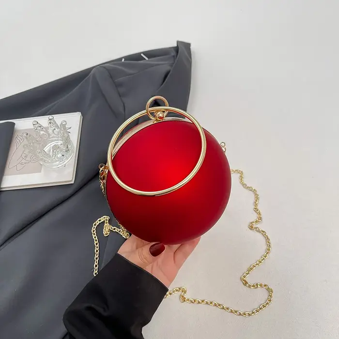Sac à main avec poignée en anneau en métal, pochette de soirée rouge à la mode, sac à main de mariag