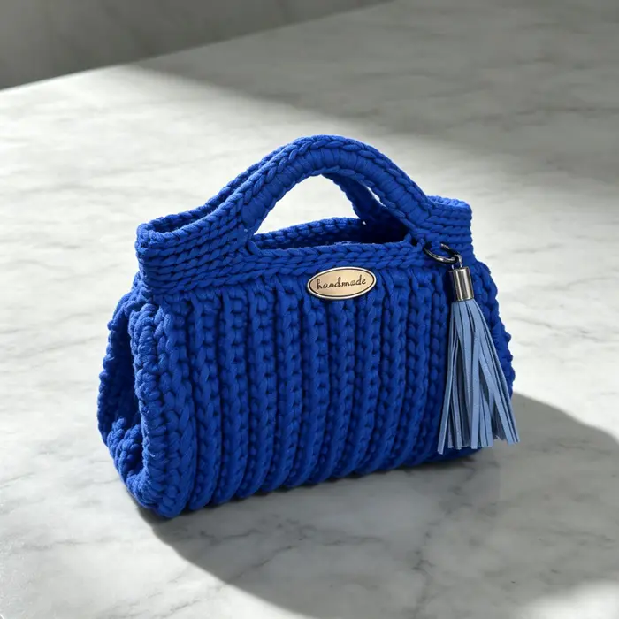 Sac à main pour femme, entièrement fait à la main en crochet, un sac de plage estival décontracté, avec un design tissé unique, peut être porté à la main ou en bandoulière, avec un espace pour ranger