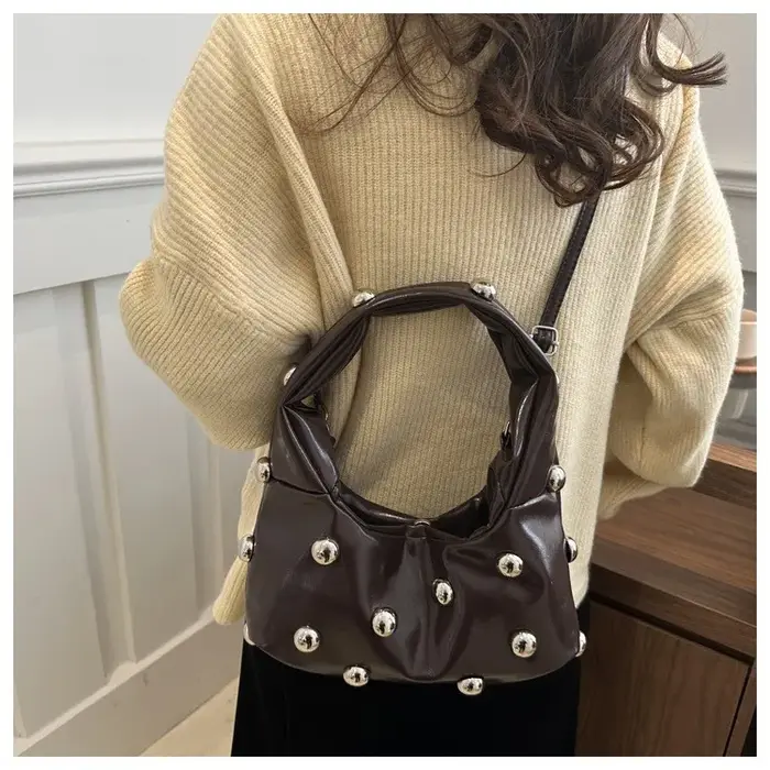Sac à bandoulière clouté en cuir PU