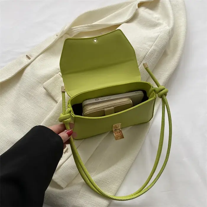 Sac à bandoulière en cuir de couleur unie pour femmes