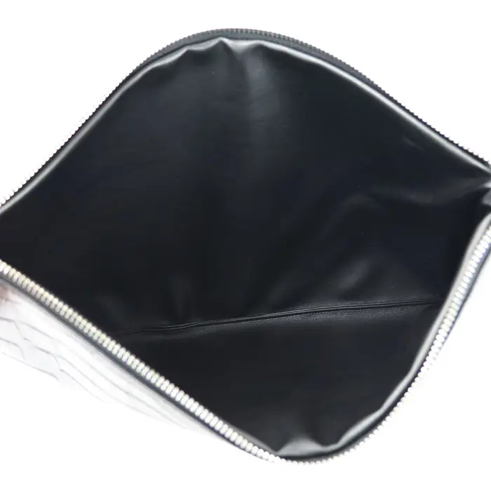 Pochette noire personnalisée en cuir véritable pour femme
