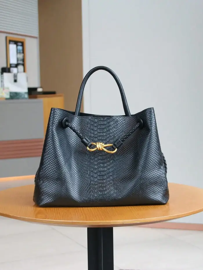 2025 mode européenne et américaine nouveau sac à main rétro design de niche boucle de corde en métal sac