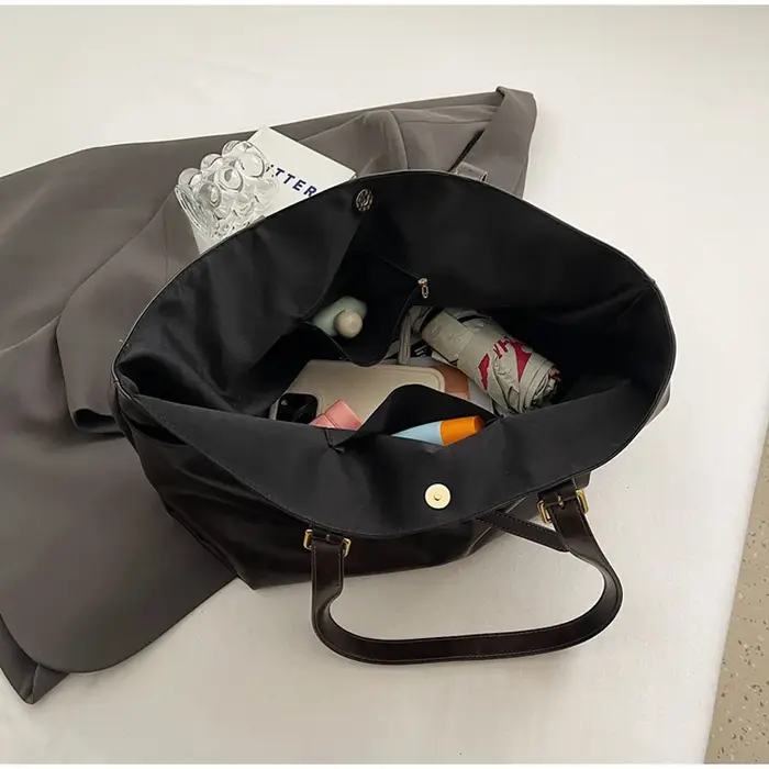 Europe Amérique Mode Sac fourre-tout Rétro Grande capacité Sacs à bandoulière Haut de gamme Couleur Unie Sac Casual